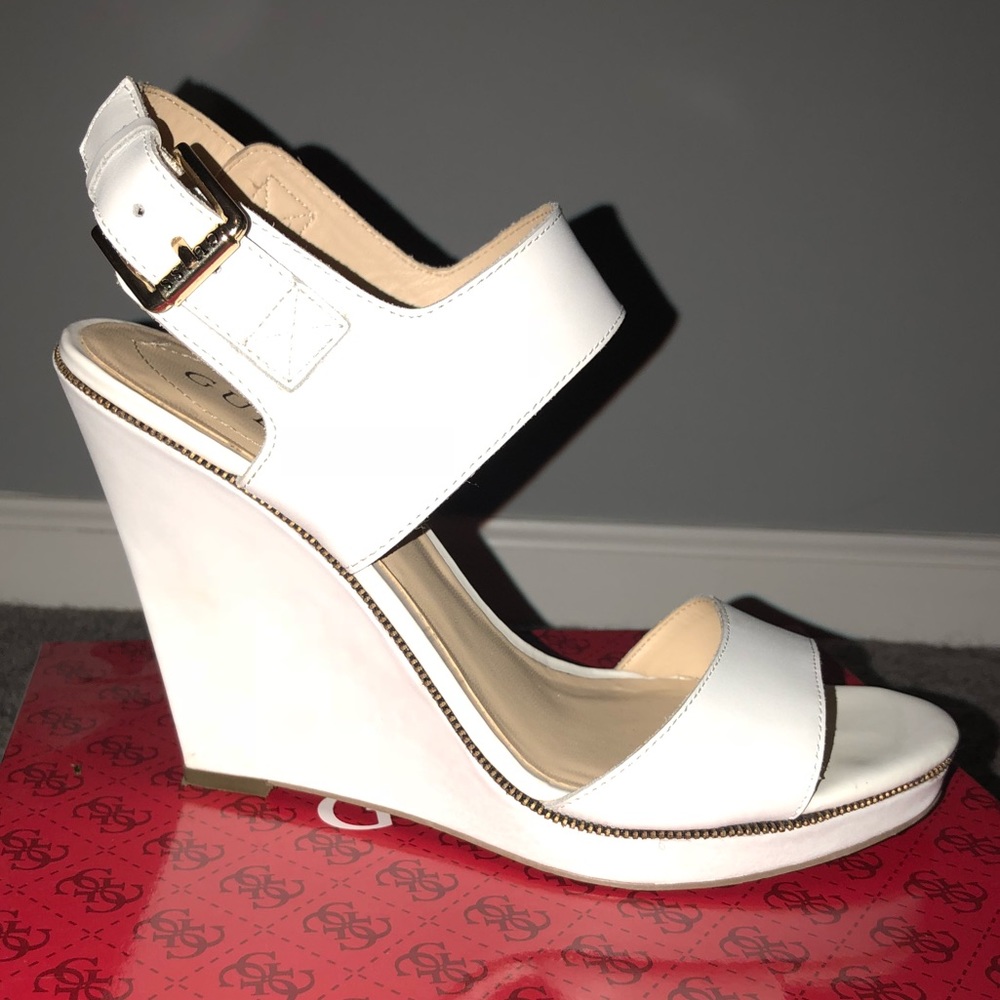 Guess wedge